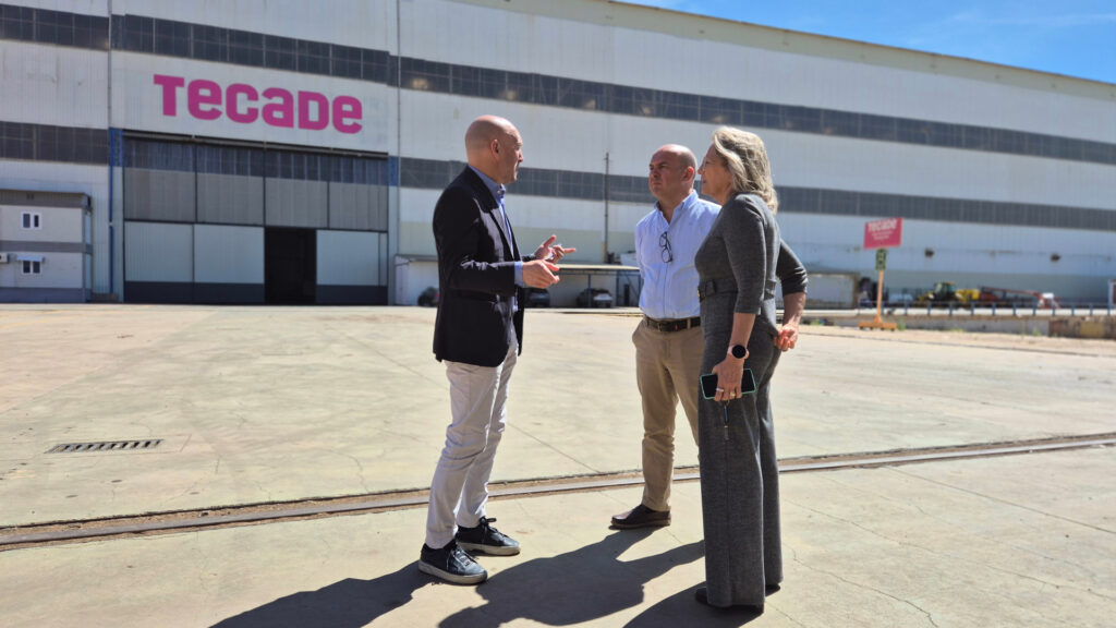 La Zona Franca de Sevilla presenta a TECADE las obras para reforzar el vial de Astilleros y adaptarlo a mayores cargas industriales