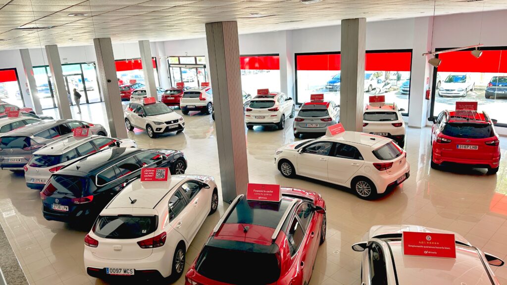 DRIVERIS, la empresa de vehículos de ocasión multimarca de SYRSA, CONSOLIDA su presencia en toda andalucía con la apertura de tres nuevas tiendas