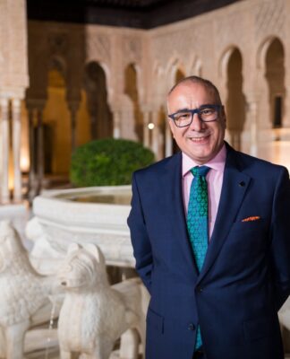"La Alhambra quiere ser no solo un monumento admirado, sino también un agente activo de cambio"
