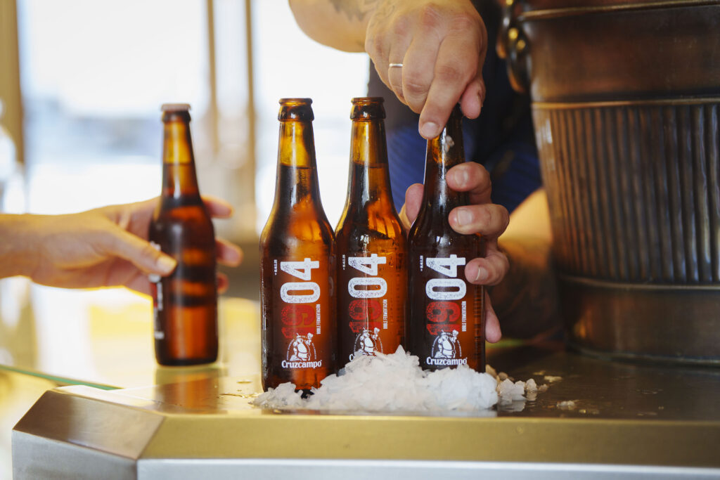 Cruzcampo da un paso estratégico con la nueva 1904 en uno de los segmentos de cerveza que más crece