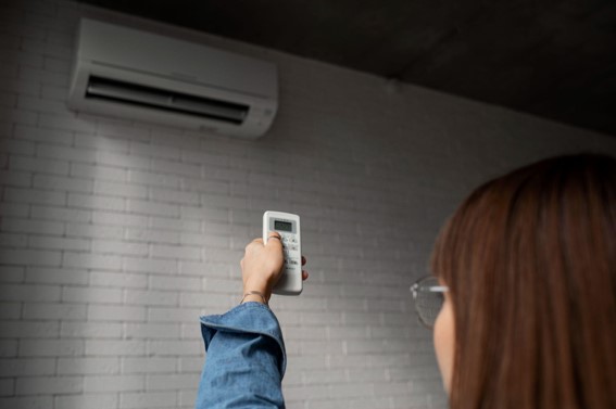 El consumo eléctrico se dispara un 40 % en verano y encarece la factura 9€ al mes en plena ola de calor
