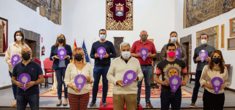 Las concejalías reciben el distintivo “Punto violeta”