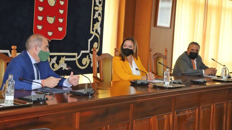 El Cabildo de Lanzarote y ATA colaboran para ofrecer asesoramiento a los autónomos