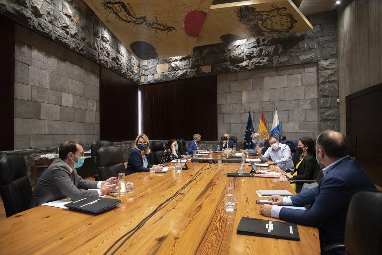 Sanidad dejará de pedir la prueba negativa de COVID-19 a viajeros nacionales que tengan el documento de vacunación