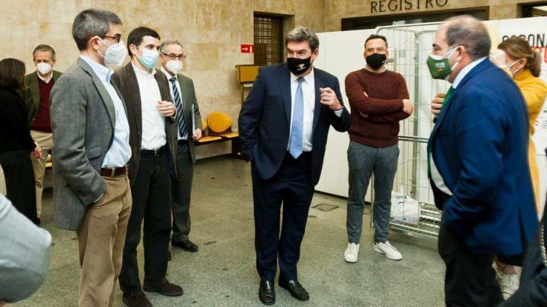 Los autónomos rechazan los tramos para cotizar por ingresos que Escrivá anuncia fuera de la mesa de negociación